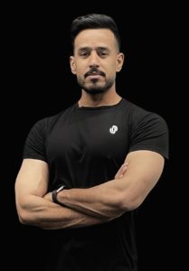 المدرب منصور الغامدي كوتش سعودي فت عالم التمارين الرياضية والأنظمة الغذائية مدرب سعودي فت