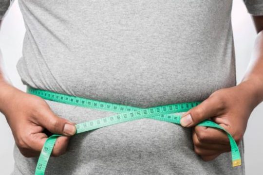 التخلص من الدهون العنيدة في الجسم سواء البطن، الارداف، الخصر، الذراعين بطريقة آمنة من خلال حساب السعرات وتمارين رياضية لحرق الدهون